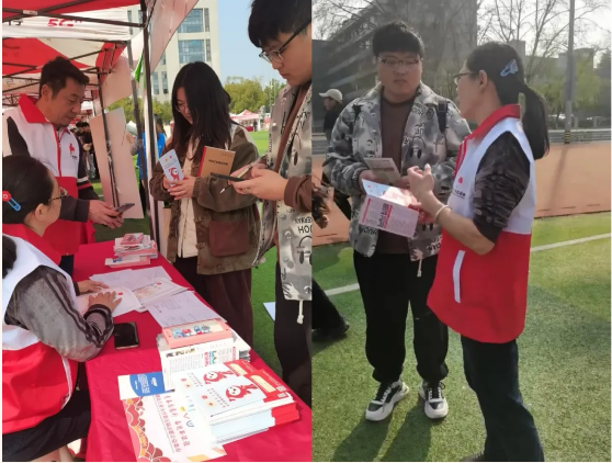 ↑ 3月16日,洪山区红十字会走进湖北工业大学,宣传无偿献血和造血干细胞活动。活动现场,红十字志愿者们通过发放宣传资料、现场讲解等形式,向在校大学生宣传普及造血干细胞知识、捐献流程及重要意义。同学们积极响应,旨在让更多群体了解造血干细胞捐献,提升青年群体对造血干细胞捐献的认同度和参与度,消除对捐献干细胞捐献的认知误区,倡导更多地爱心人士加入中华骨髓库。