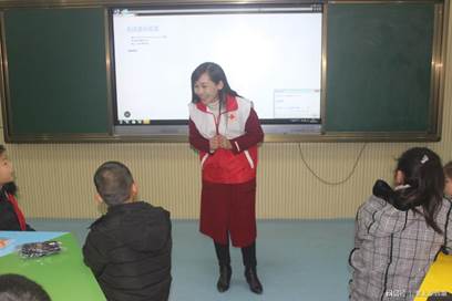 说明:协会家庭教育专业讲师,协会关爱留守儿童服务队张春花给小伙伴们作《我的梦想》爱心讲座。